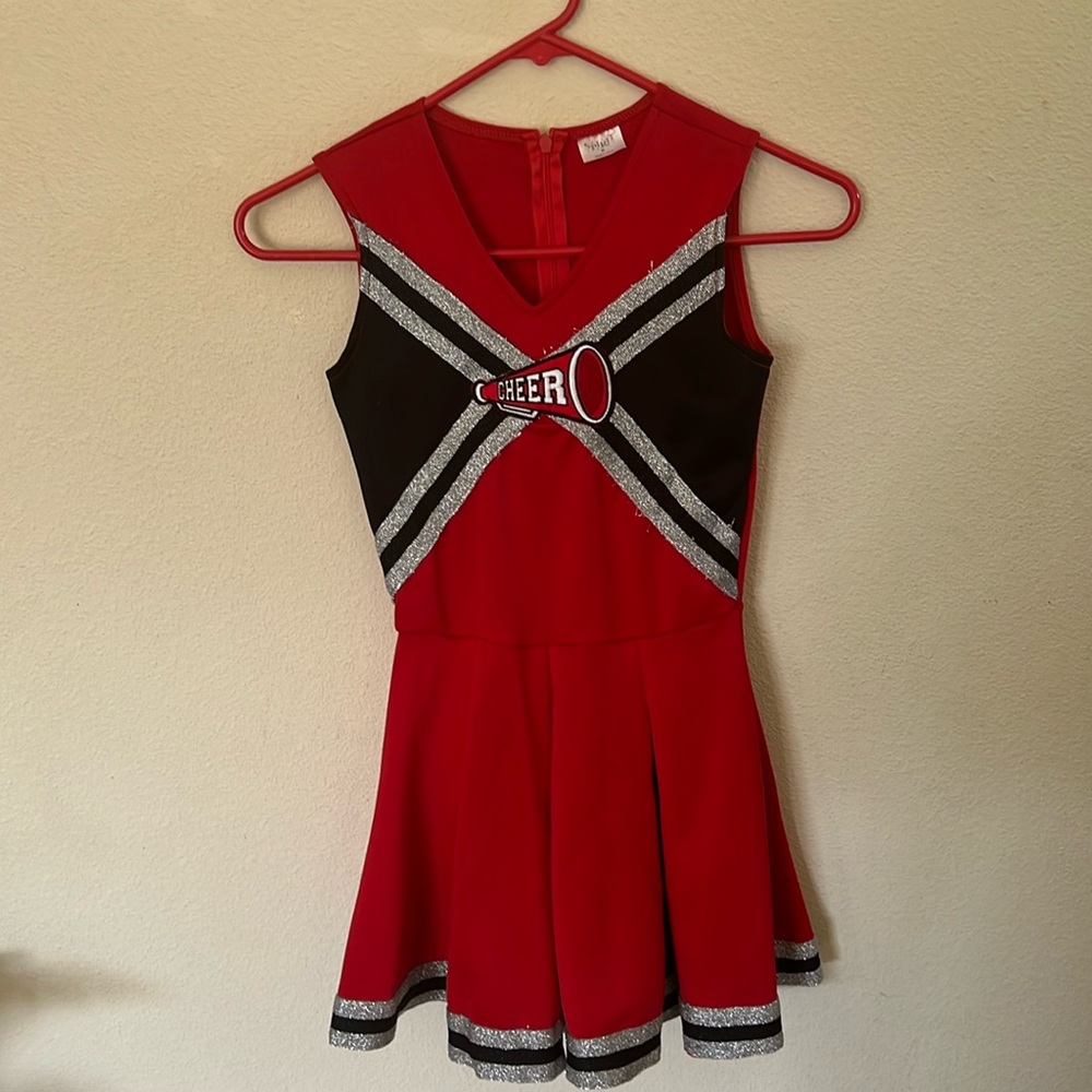 Halloween costume cheerleader